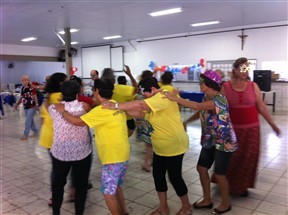 Carnaval da Melhor Idade anima idosos de asilo de Maringá
